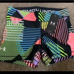 🆕 Women’s Under Armour Retro Print Shorts